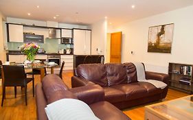 Spacous Dublin Escape 3Br Ensuited Free Parking